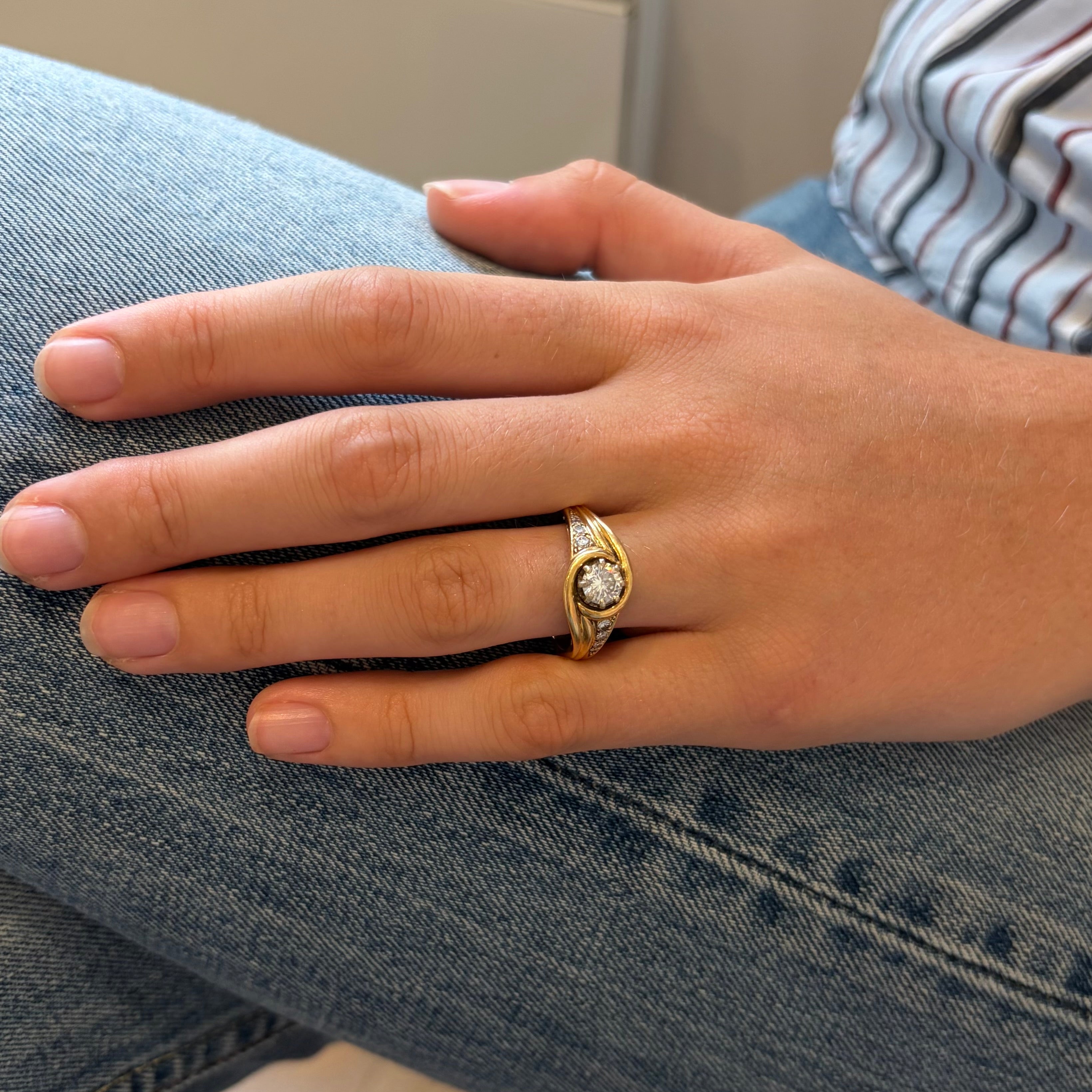 Bague Jonc en or jaune et diamants