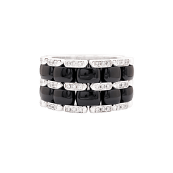 Bague Chanel, "Ultra" en or blanc, céramique noire et diamants.