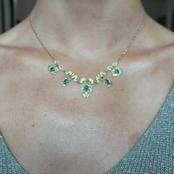 Collier Draperie en or jaune et émeraude