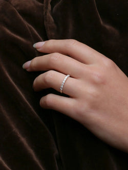 Demi - Alliance américaine en or blanc et diamants 0,36 ct - Castafiore