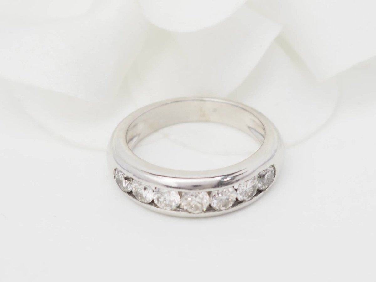 Demi alliance en or blanc et diamants 1.05ct - Castafiore