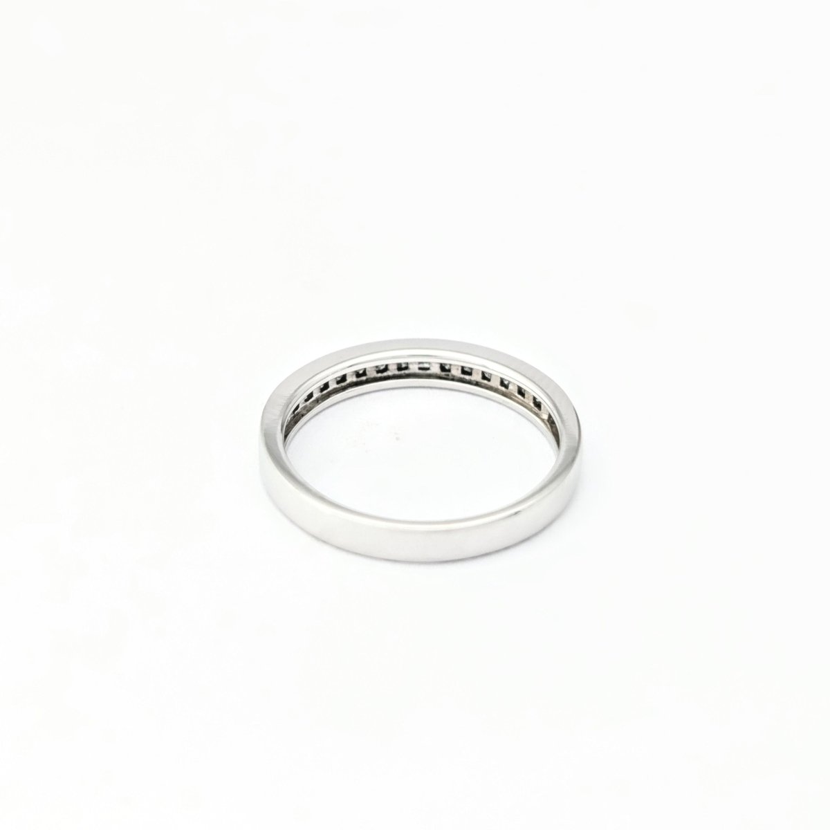 Demi - alliance en or blanc et diamants - Castafiore
