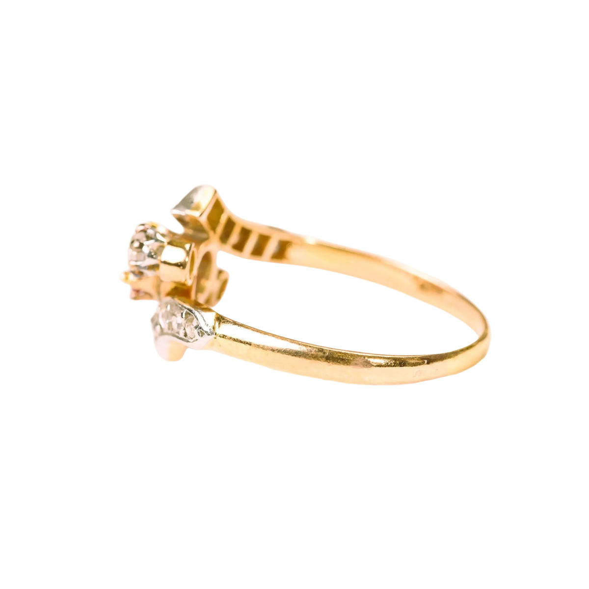 Bague Trilogie en or jaune, platine, rubis et diamants