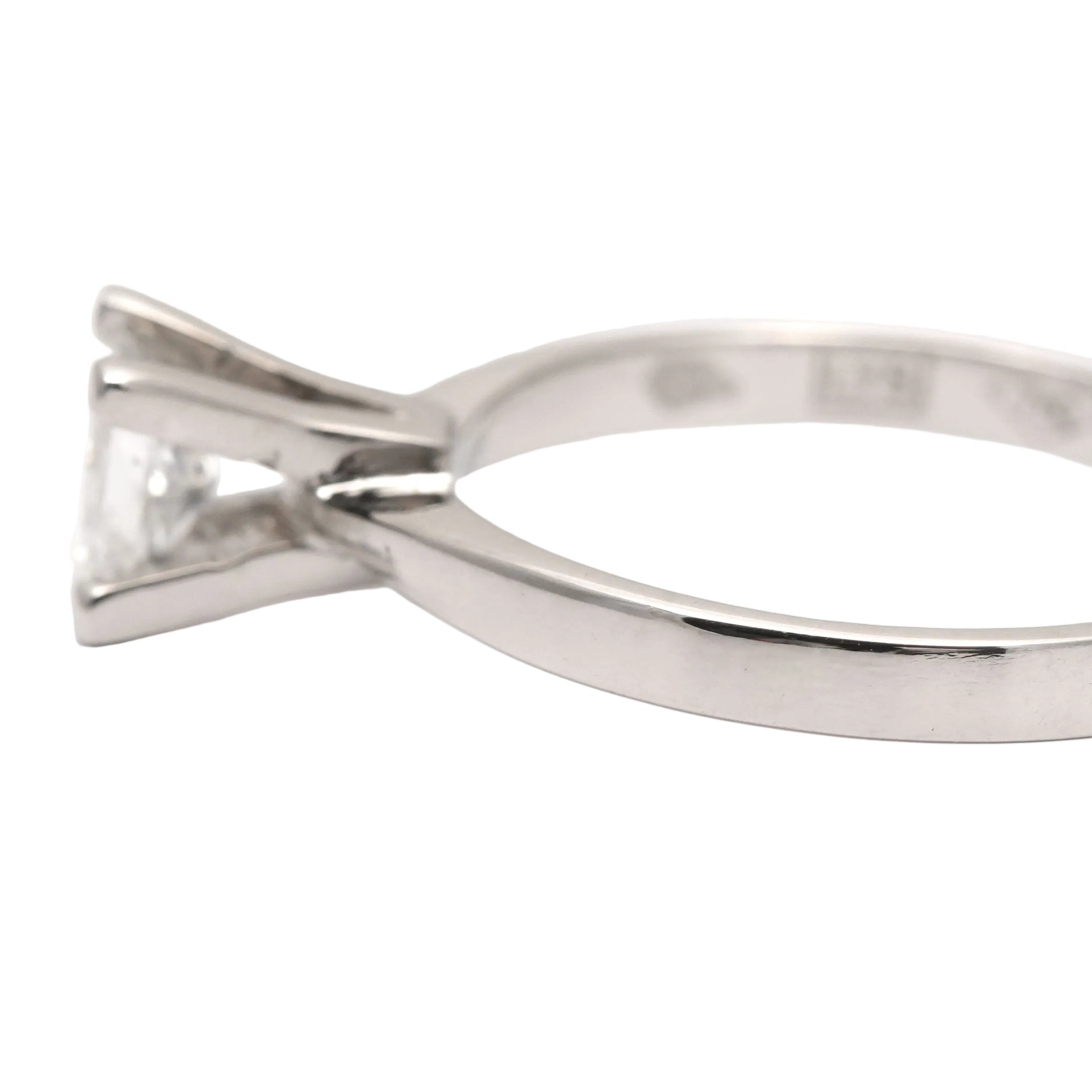 Bague Solitaire en or blanc et diamant