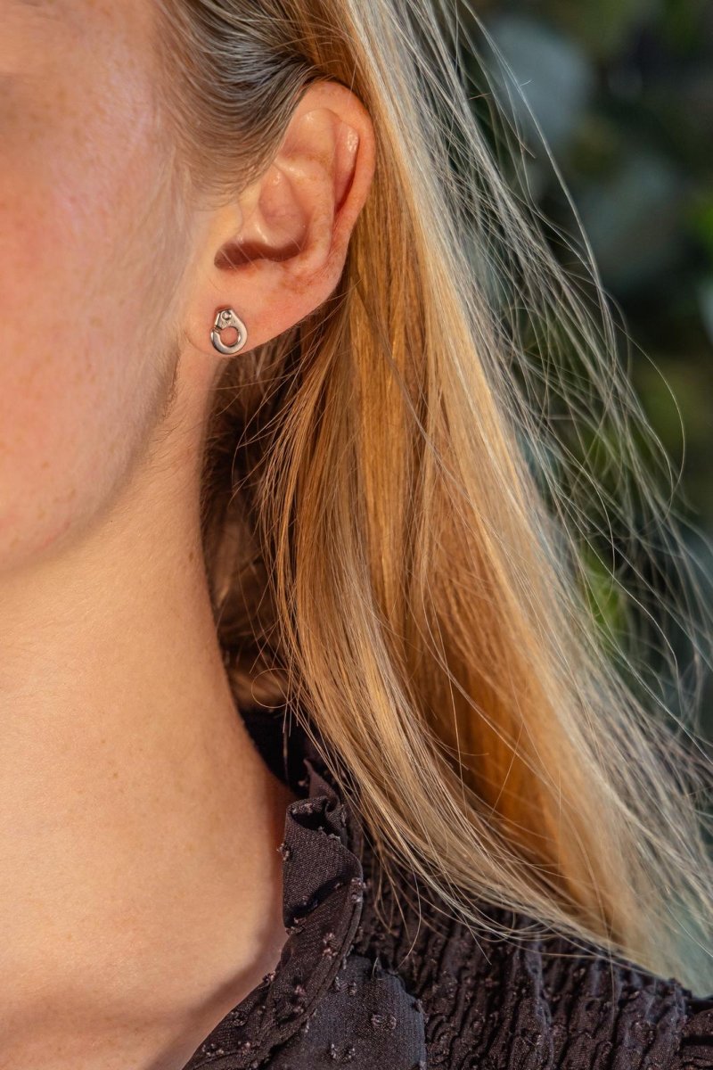 Dinh Van Boucles d'oreilles Menottes Or blanc Diamant - Castafiore
