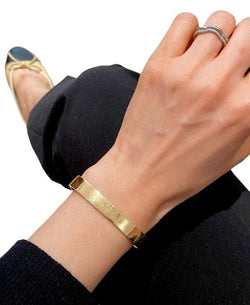 DINH VAN Bracelet jonc signé en or jaune 18k