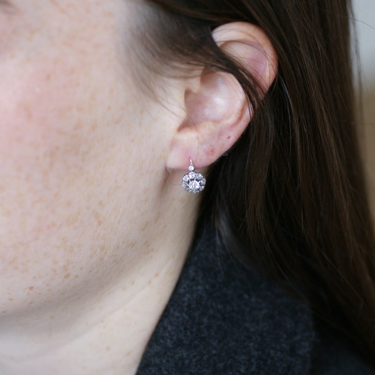 Dormeuses Marguerite Diamants en or rose, argent, et diamants - Castafiore