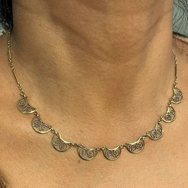 Draperie filigrane en or jaune - Castafiore