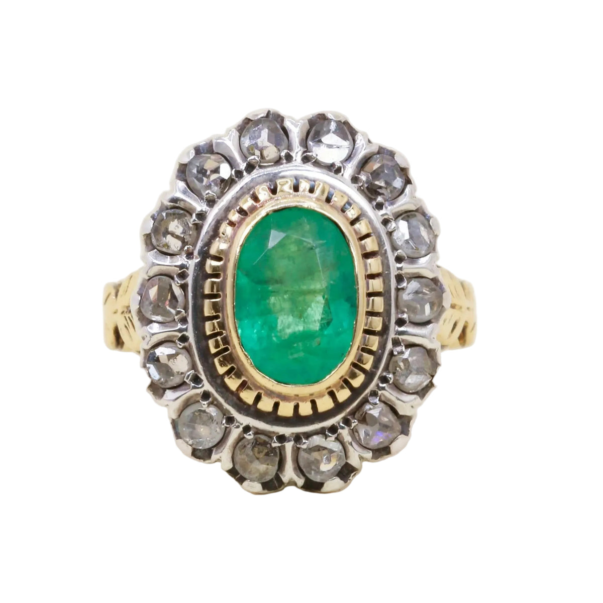 Bague Entourage en or jaune, argent, émeraude et diamants