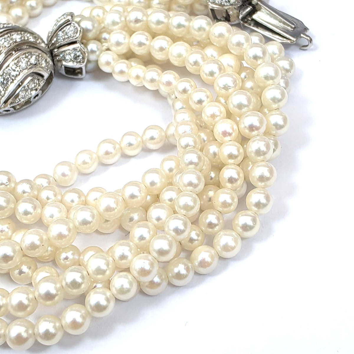 Bracelet en or blanc, perles et diamants