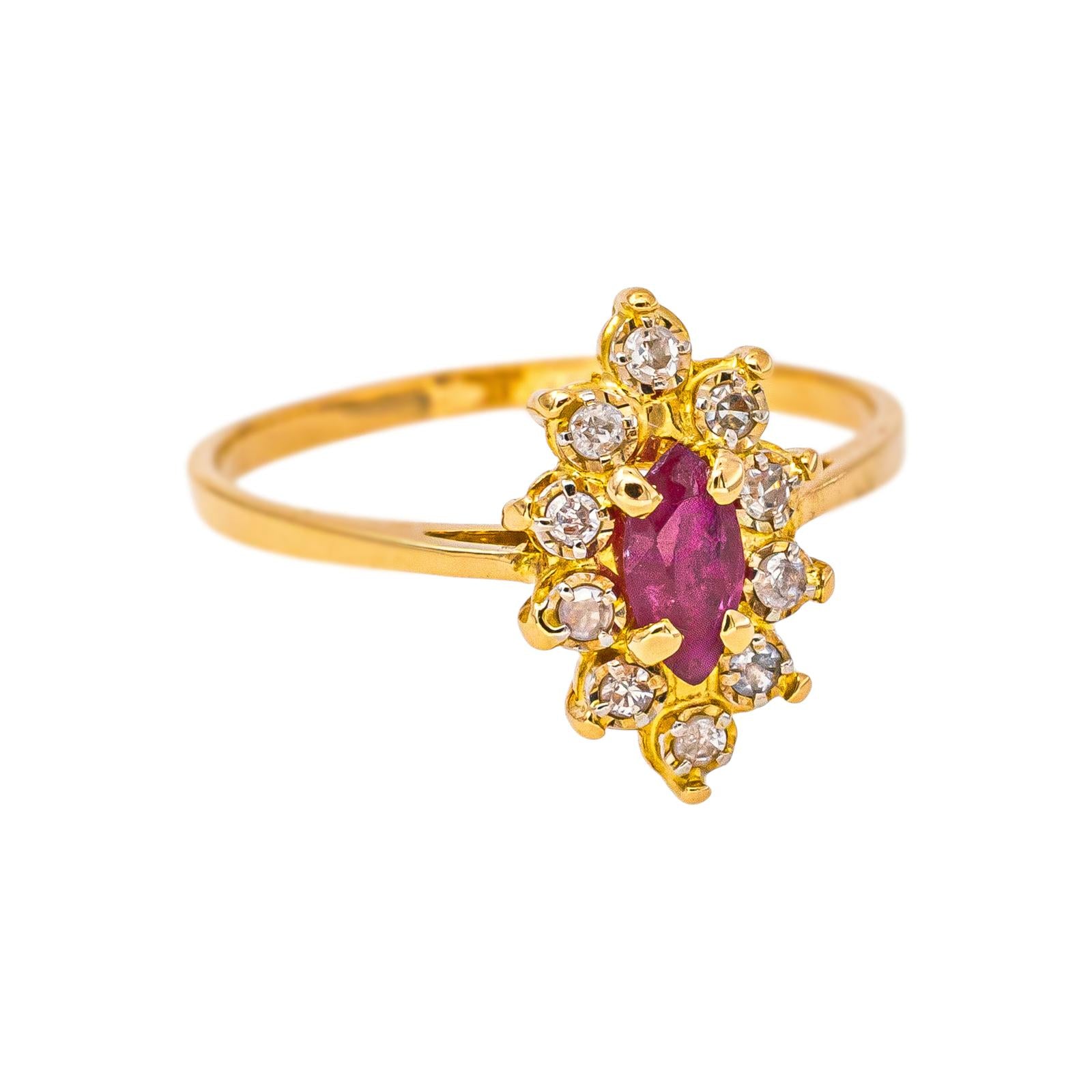 Bague Marquise Or jaune Rubis