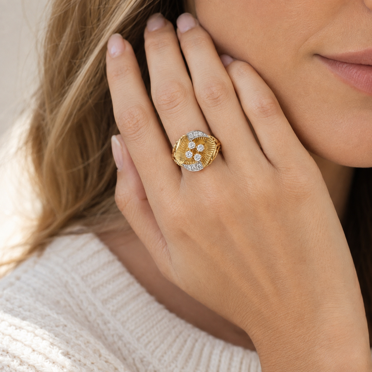 Bague Cocktail en or blanc, or jaune et diamants
