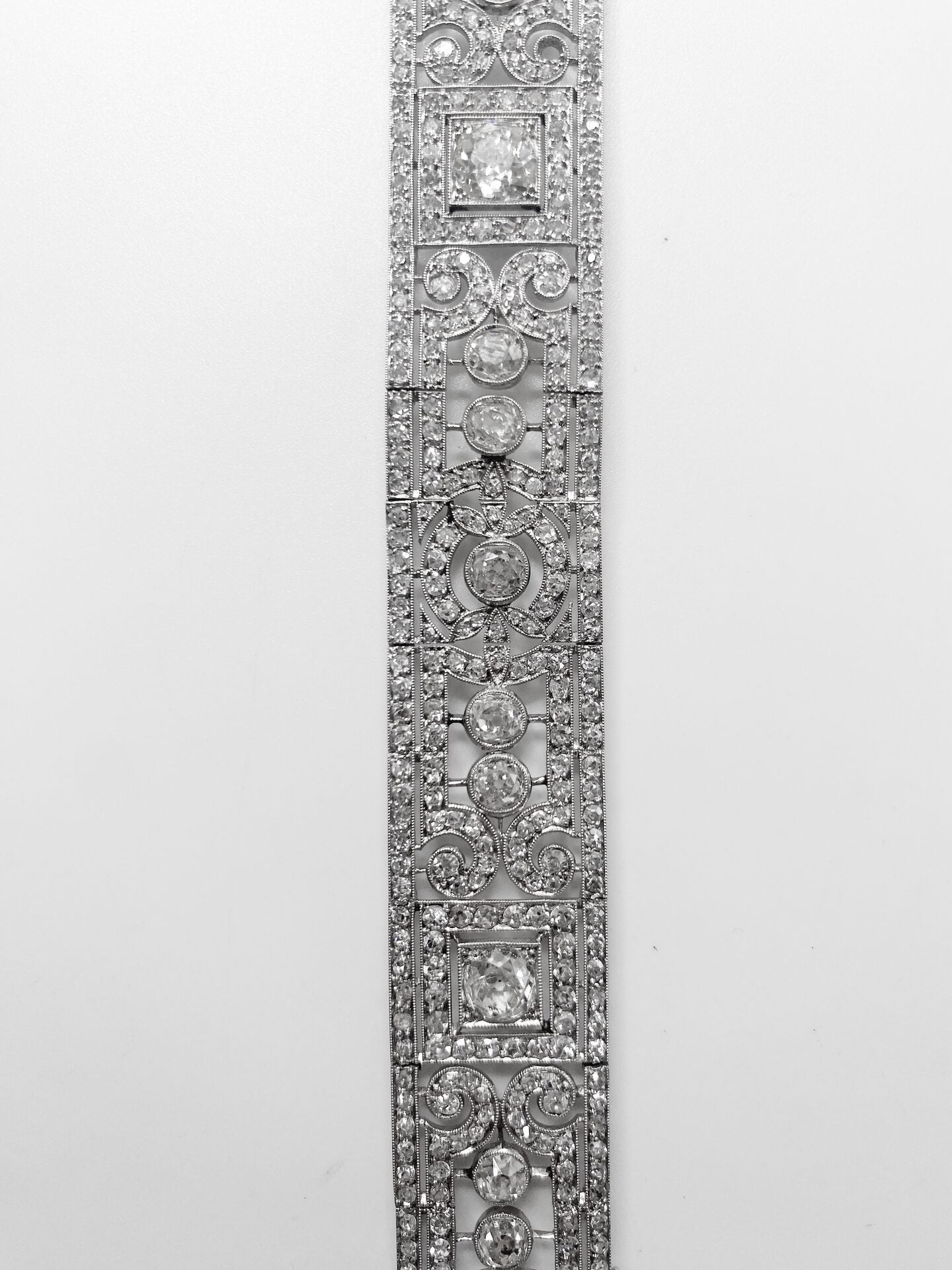 BRACELET ARTICULÉ ART DECO PALTINE ET DIAMANTS ENV. 12,50 CTS (T.18)