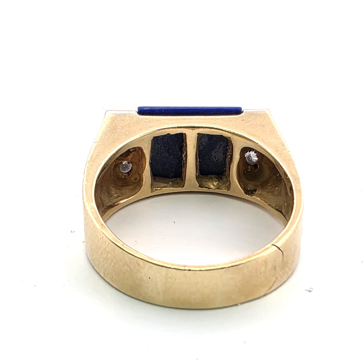 Bague Chevalière en or jaune, lapis-lazuli et diamants