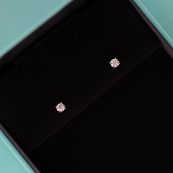 Boucles d'oreilles Puces TIFFANY & CO. en platine et diamants