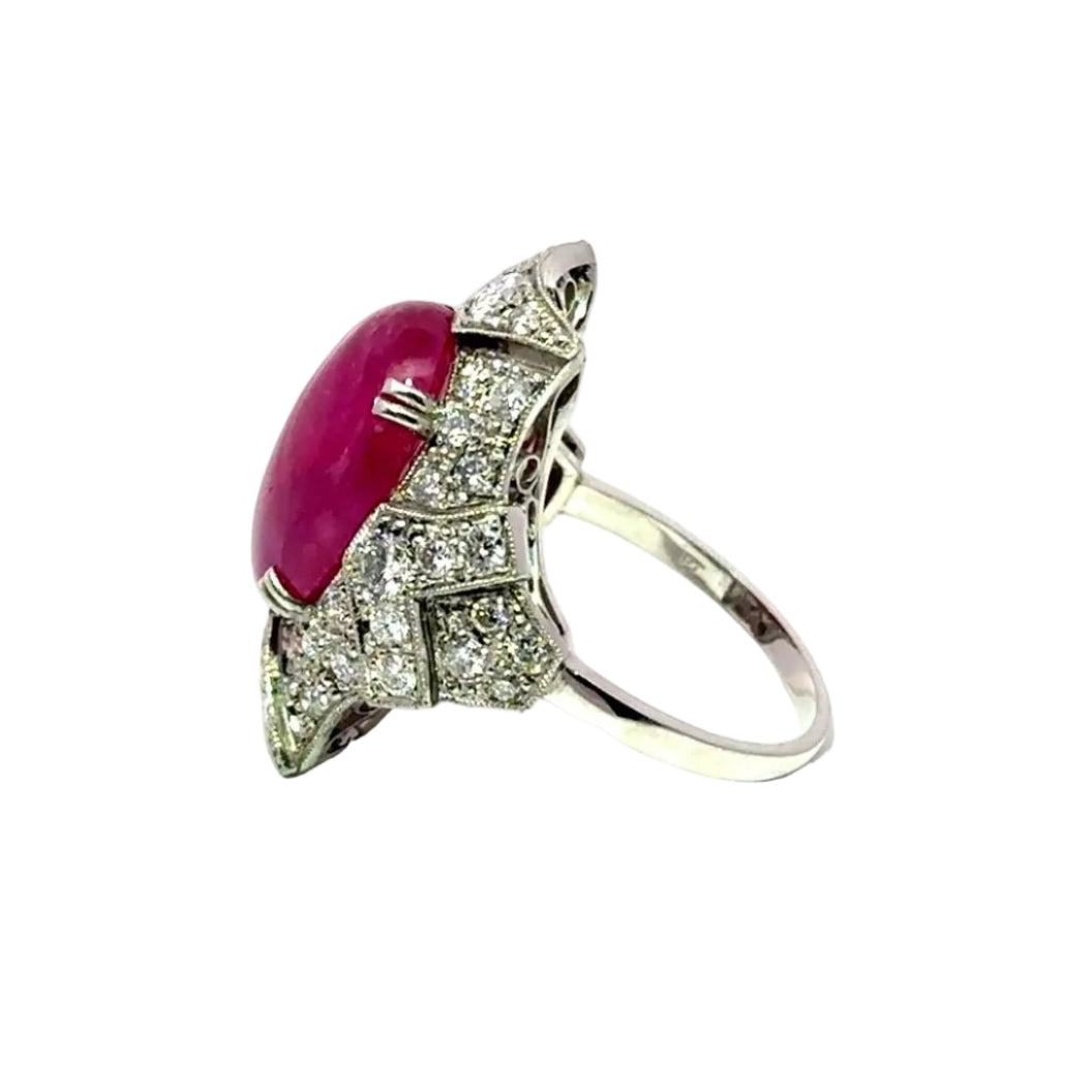 Bague Entourage en or platine, rubis et diamants