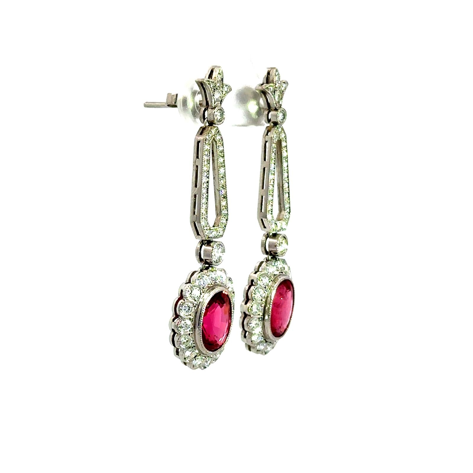 Boucles d'oreilles Pendantes en or blanc, rubellites et diamants