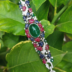 Bracelet Tutti Frutti "rêve indien", cabochon d'émeraude, rubis, saphirs et diamants, or 18k