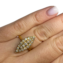 Bague Marquise en or jaune et diamants