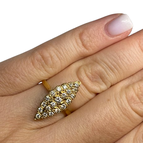 Bague Marquise en or jaune et diamants