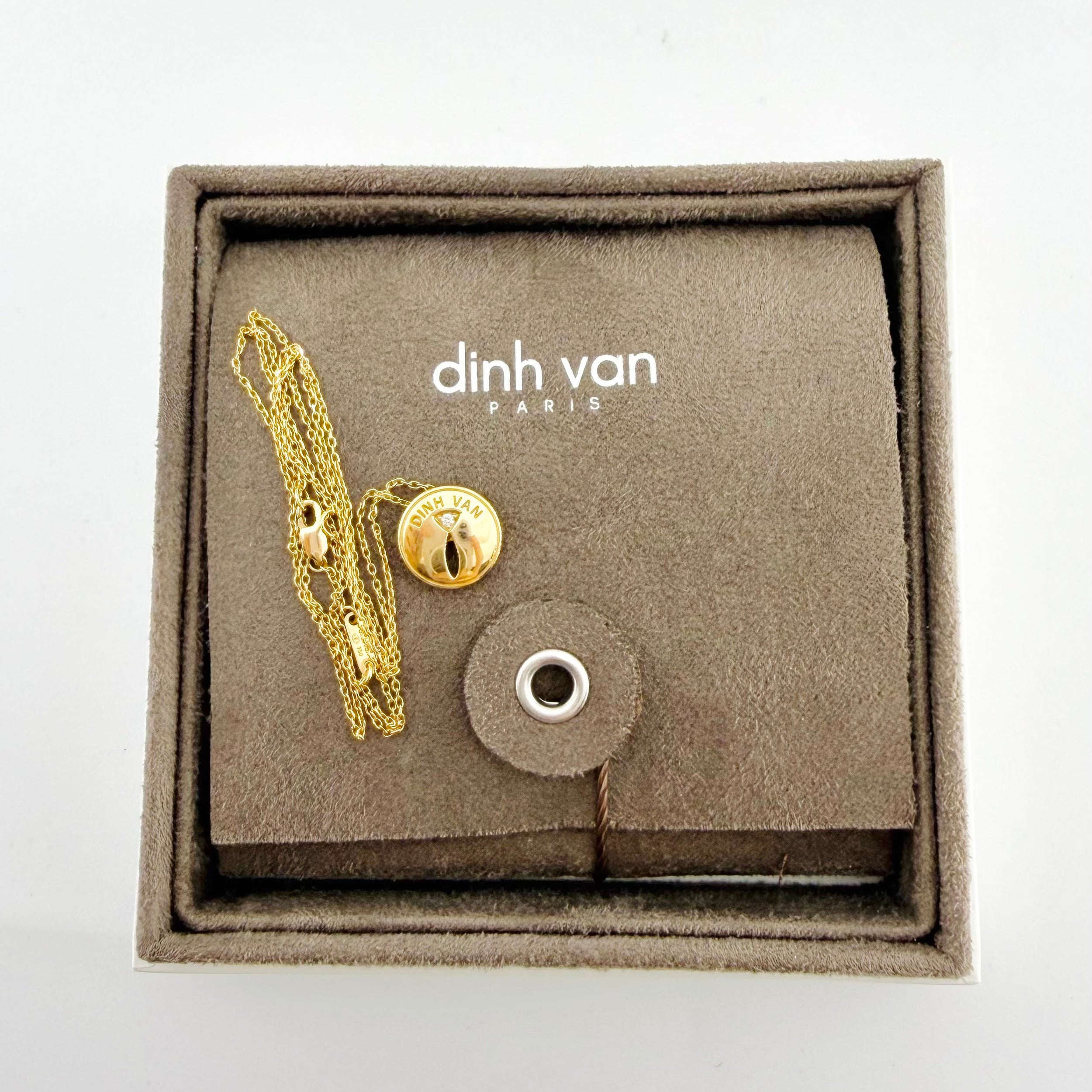 Collier Pendentif DINH VAN "Punaise" en or jaune et diamant