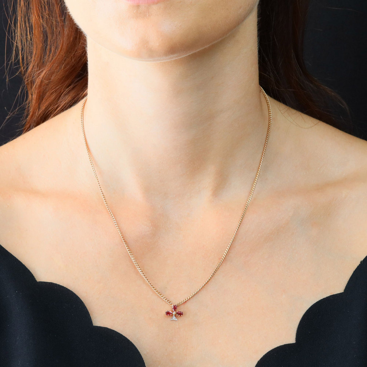 Collier Pendentif en or rose, perle, rubis et diamant