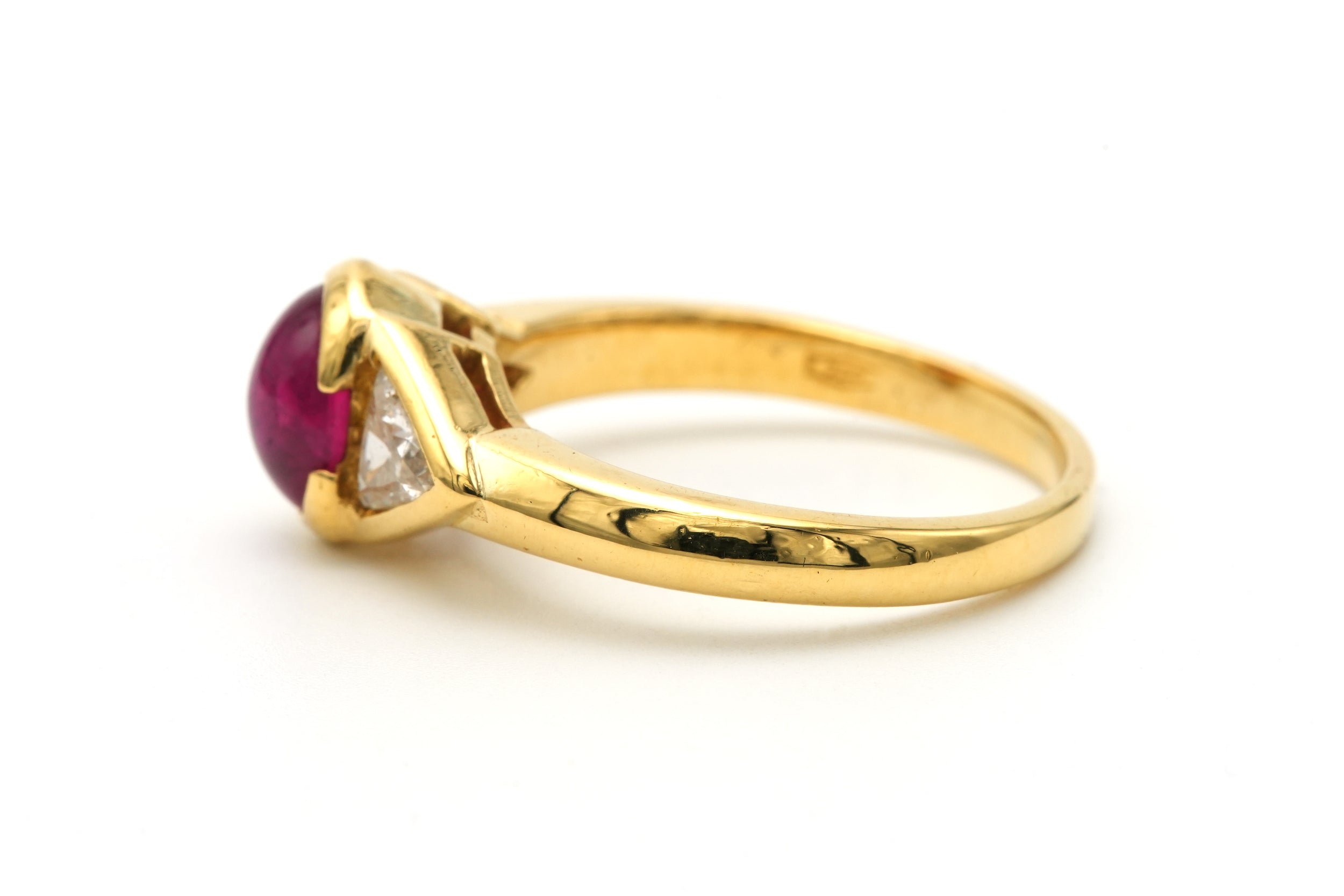 Bague Trilogie en or jaune, rubis et diamants