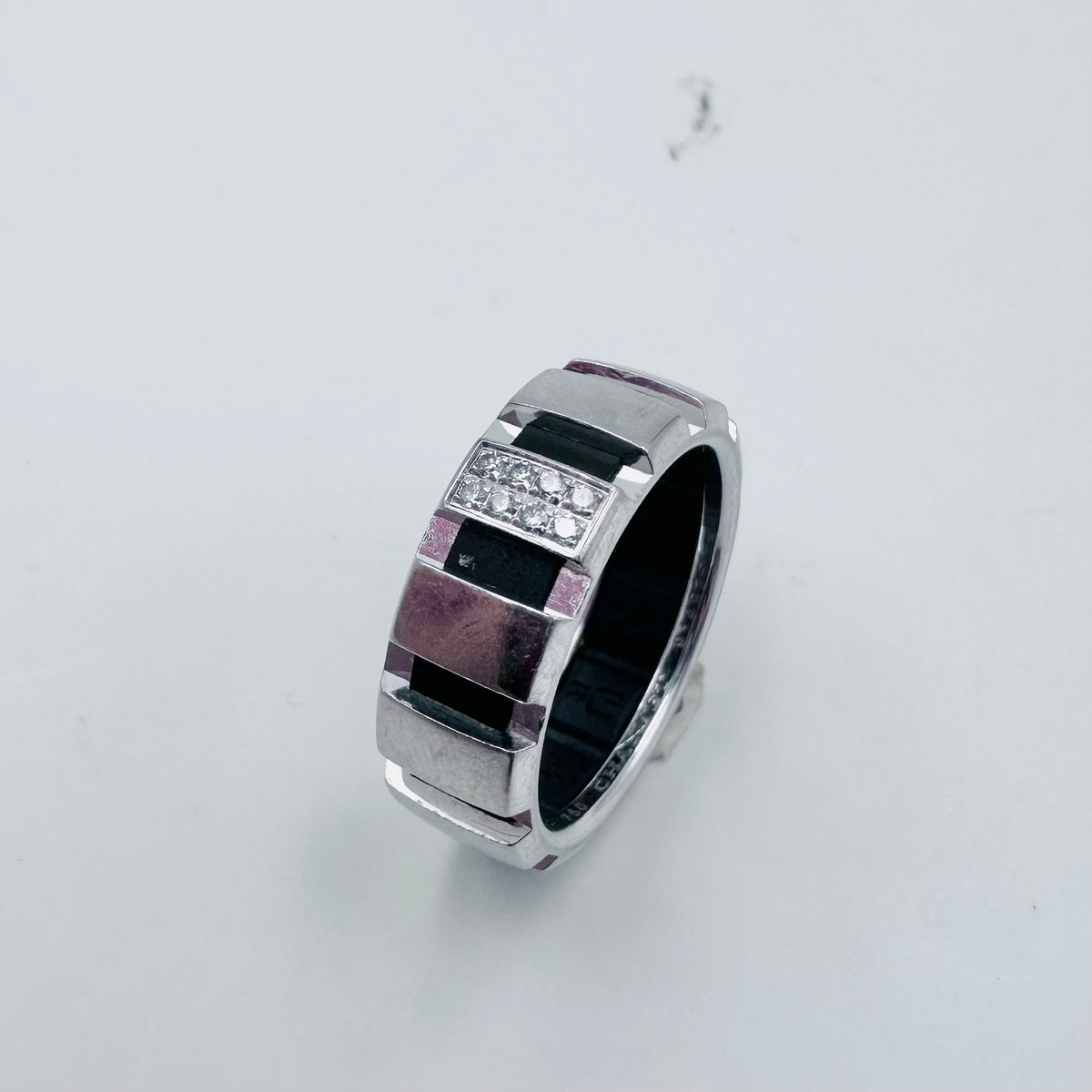 Bague Bandeau CHAUMET "Class One" en or blanc, diamants et caoutchouc