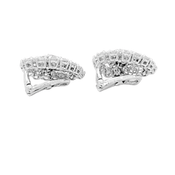 Boucles d'oreilles Boucheron en platine et diamants.