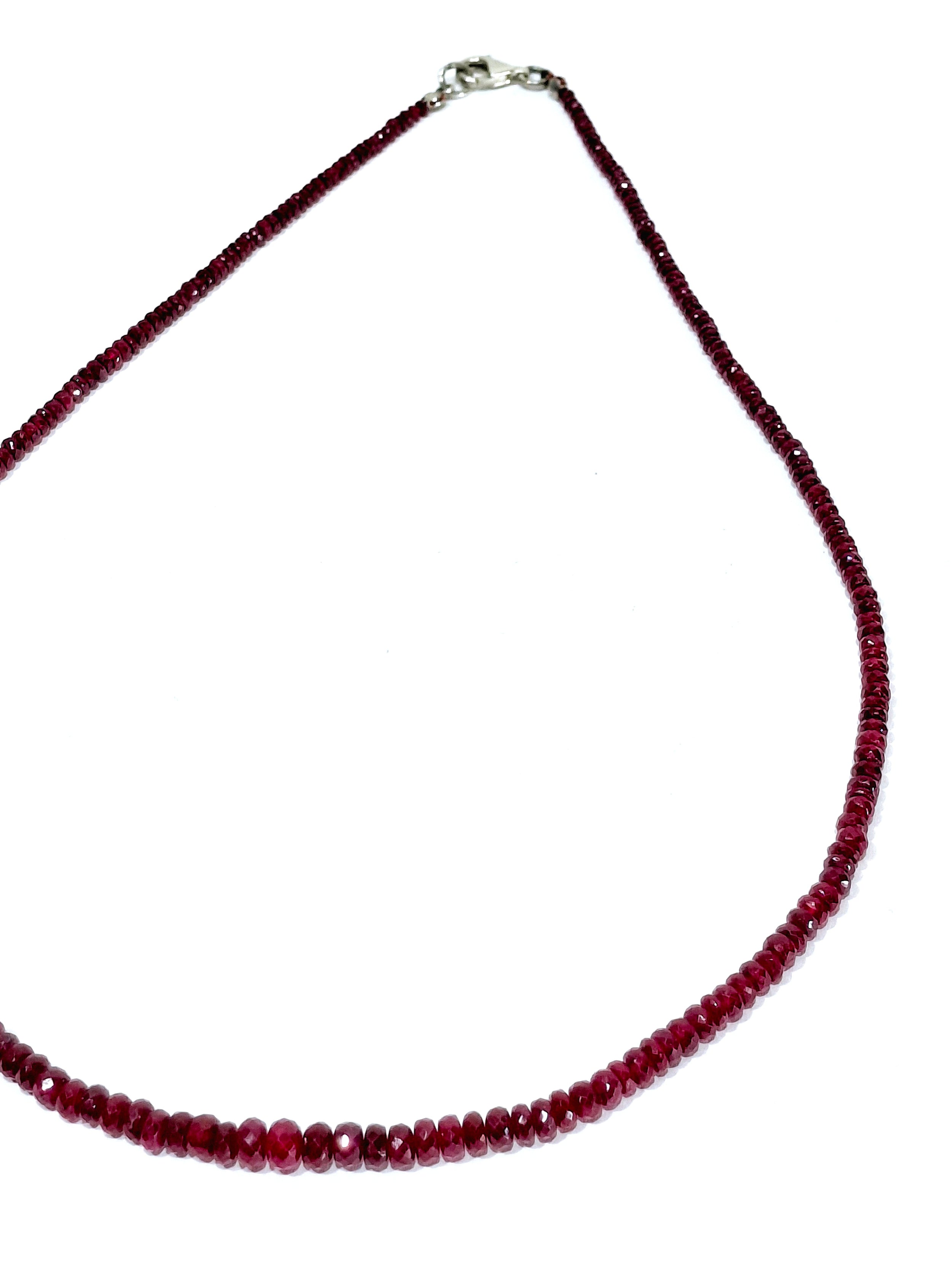 Collier de Perles en rubis