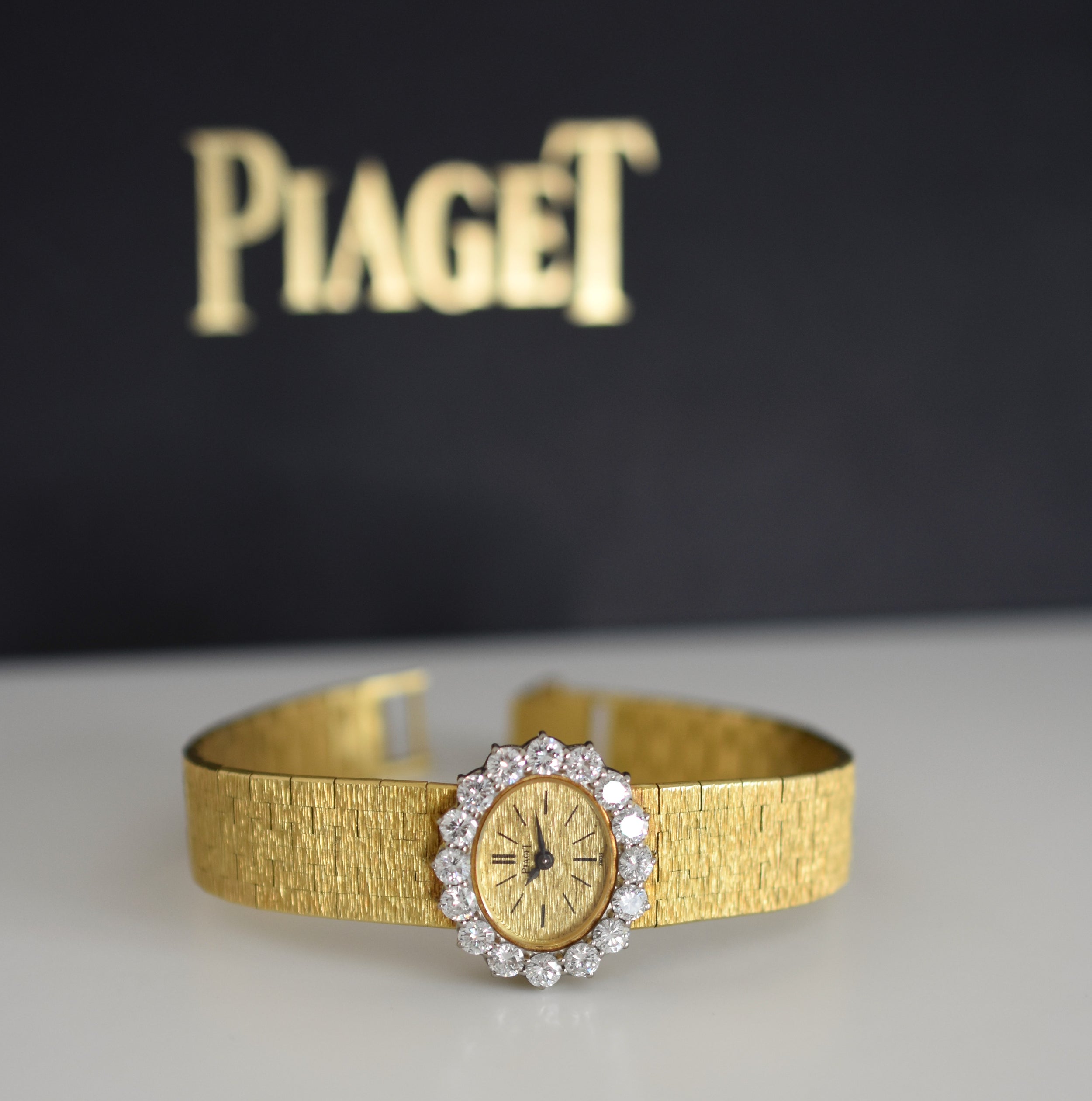 Montre PIAGET en or jaune et diamants