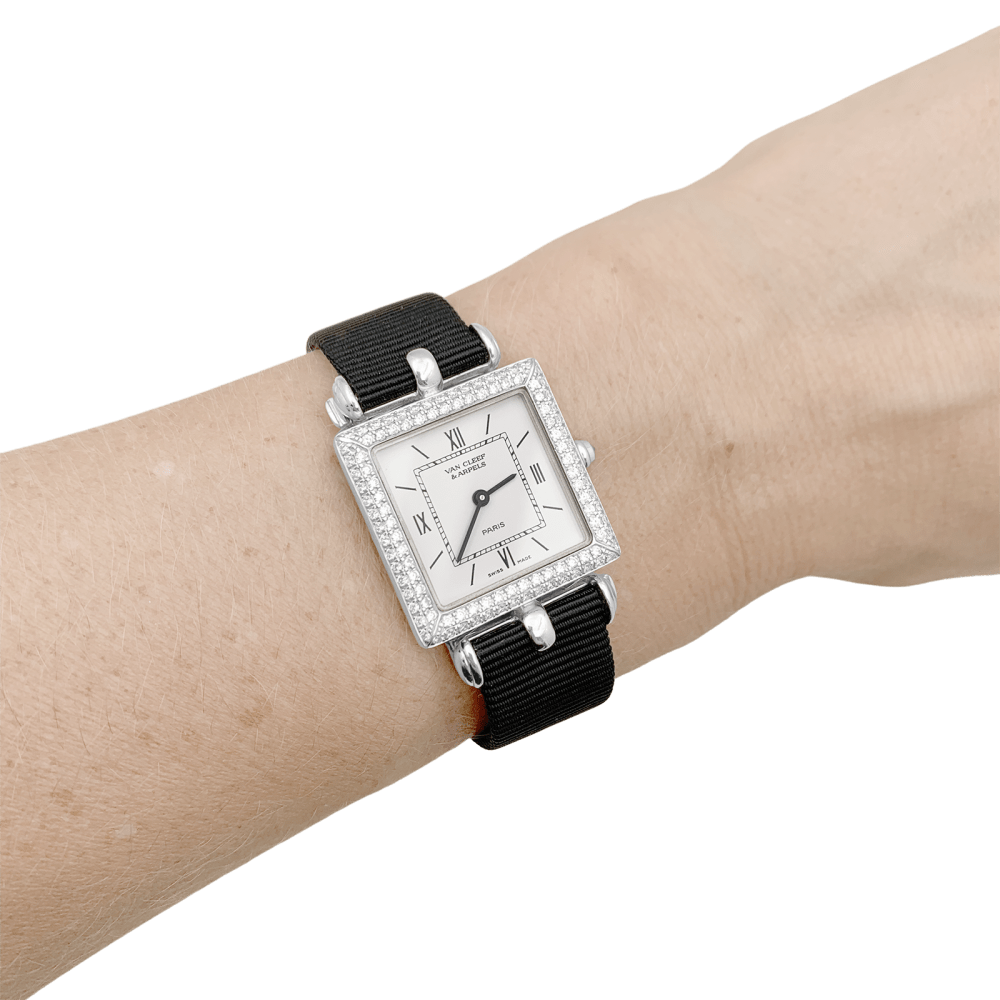 Montre Van Cleef & Arpels, "Classique Arpels" en or blanc, diamants.