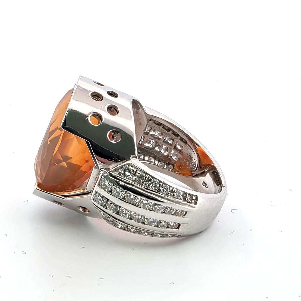 Bague Cocktail en or blanc, opale et diamants