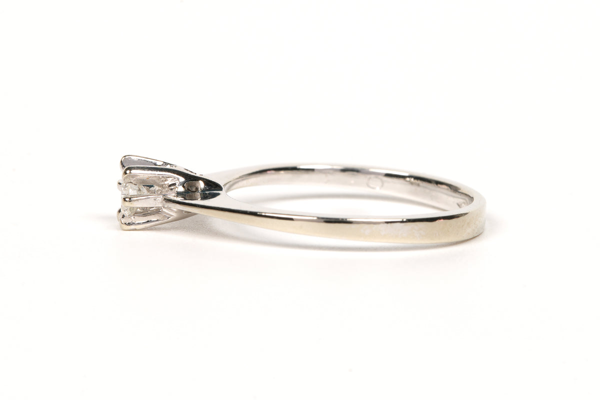 Bague Solitaire en or blanc et diamant