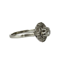 Bague Marguerite en or blanc, platine et diamants