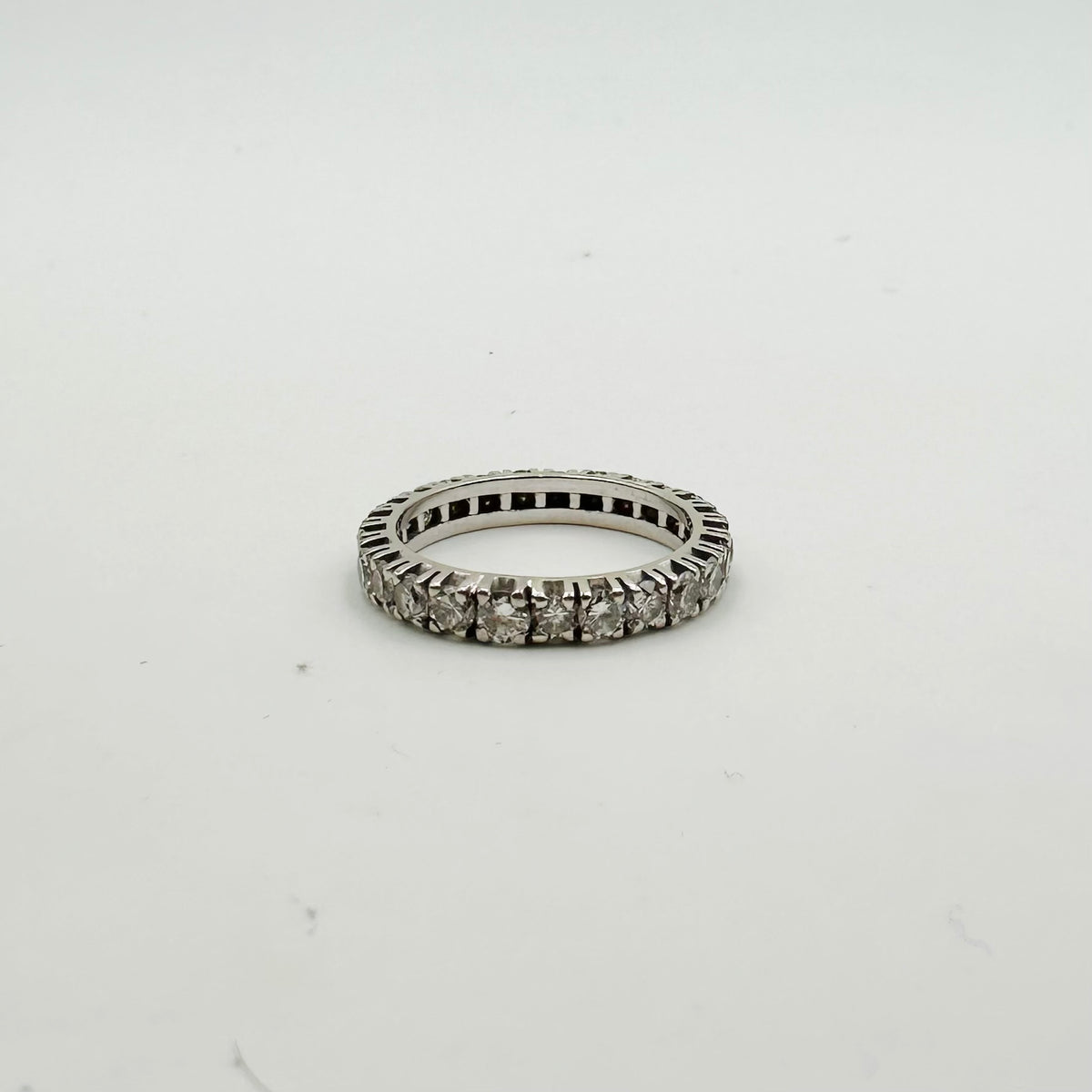 Bague Alliance en or blanc et diamants
