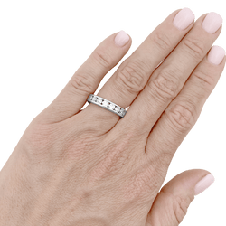 Bague alliance tour complet diamants, or blanc.