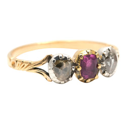 Bague Trilogie en or jaune, rubis et diamants