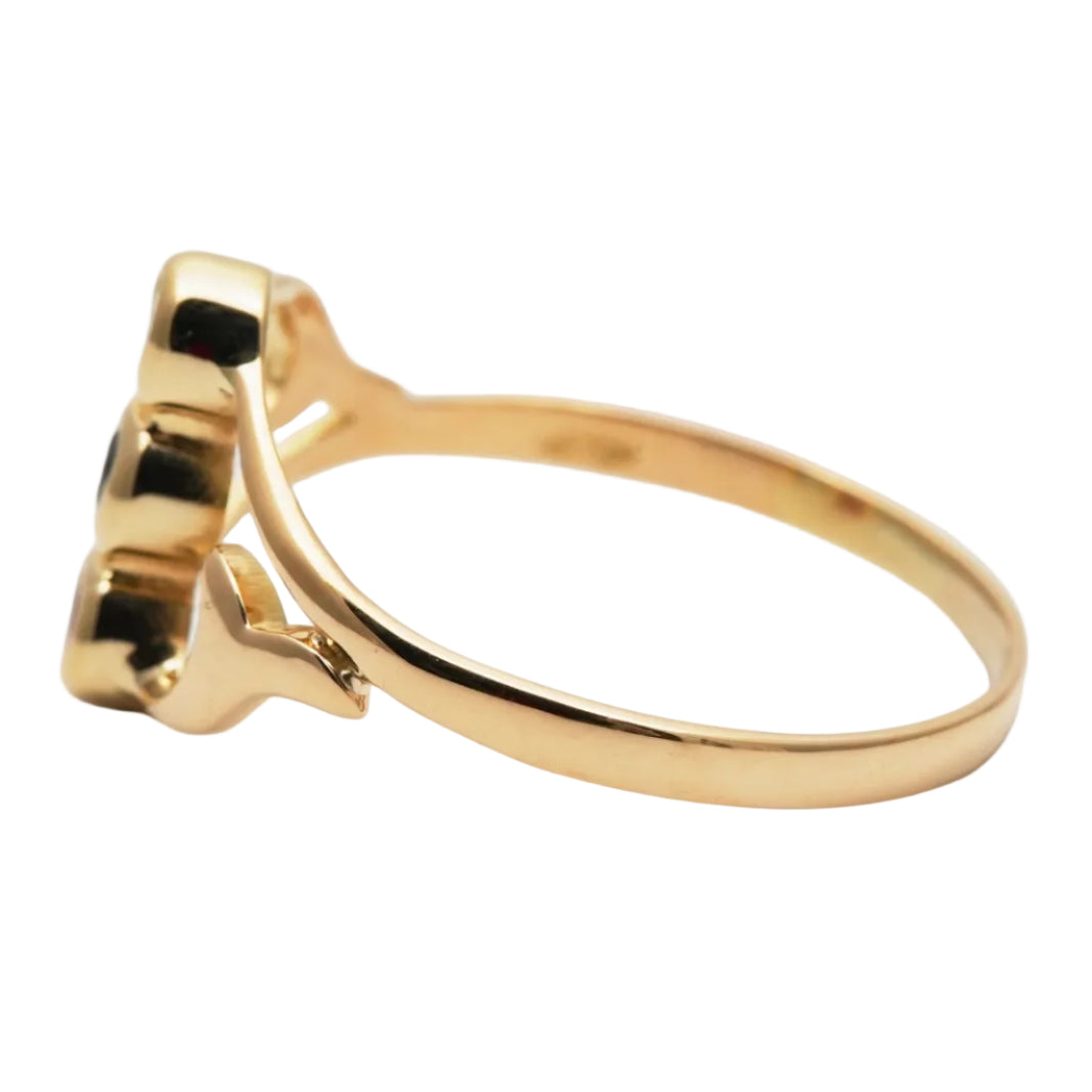Bague Trilogie en or jaune, émeraude, saphir et rubis