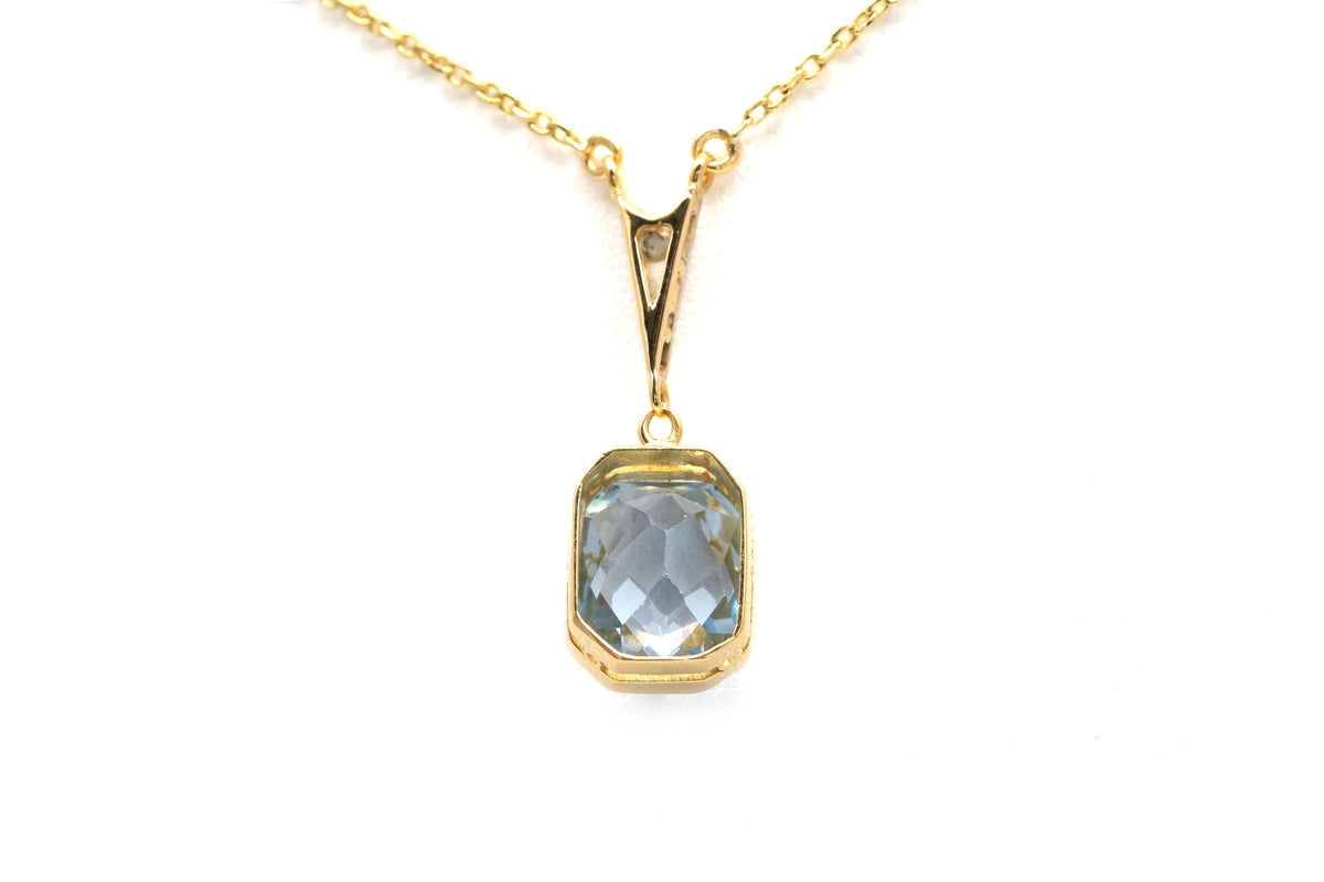 Collier Pendentif en or blanc, or jaune, topaze et diamant
