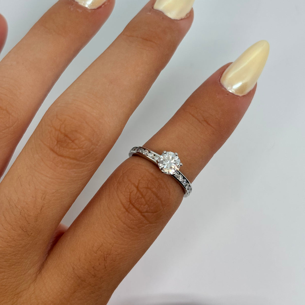 Bague Solitaire TIFFANY & CO. en platine et diamants