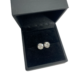 Boucles d'oreilles Puces en or blanc et diamants