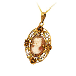 Pendentif en or jaune, perles et camée