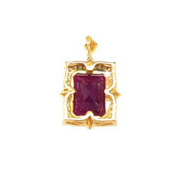 Pendentif en or jaune, rubis et diamants