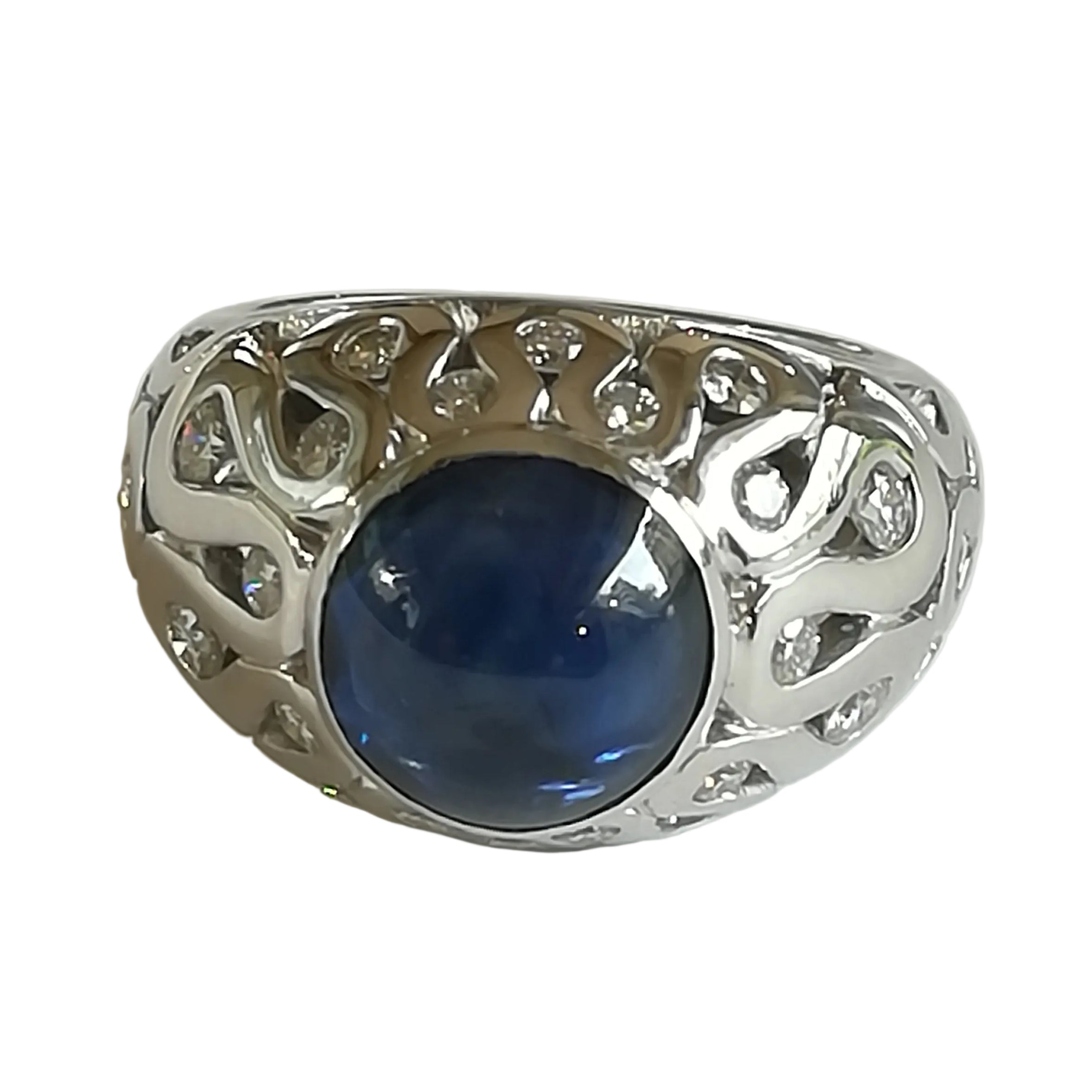 Bague Dôme en or blanc, saphir et diamants