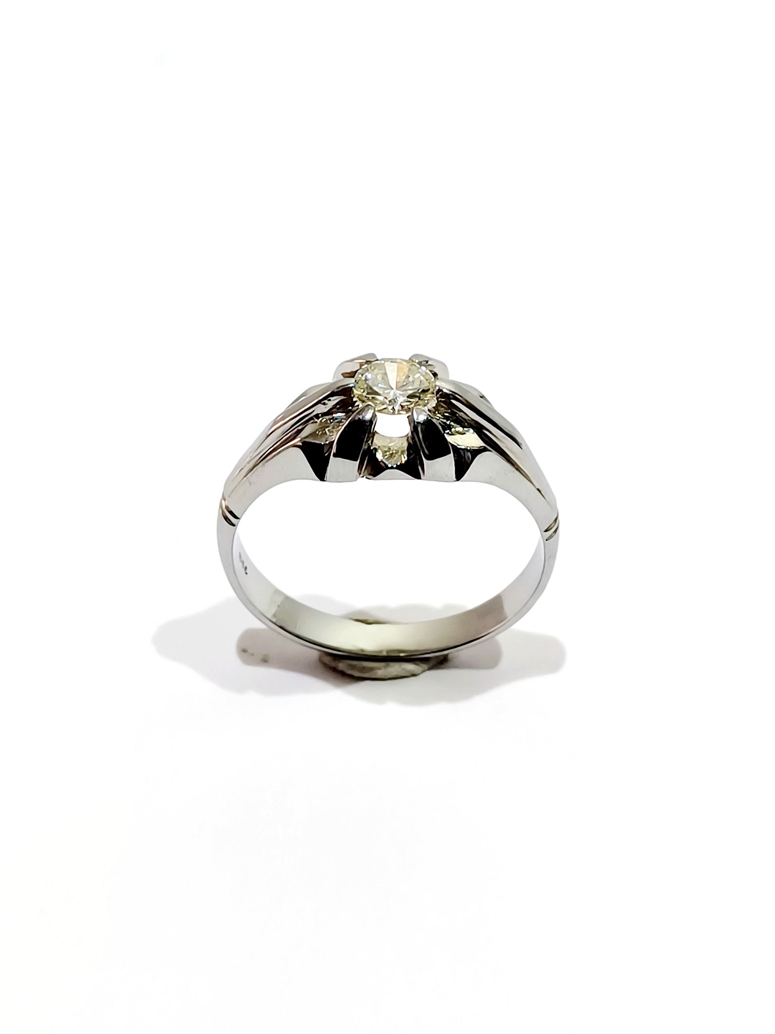Bague Solitaire en or blanc et diamants