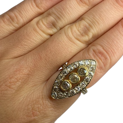 Bague Marquise en or jaune et diamants