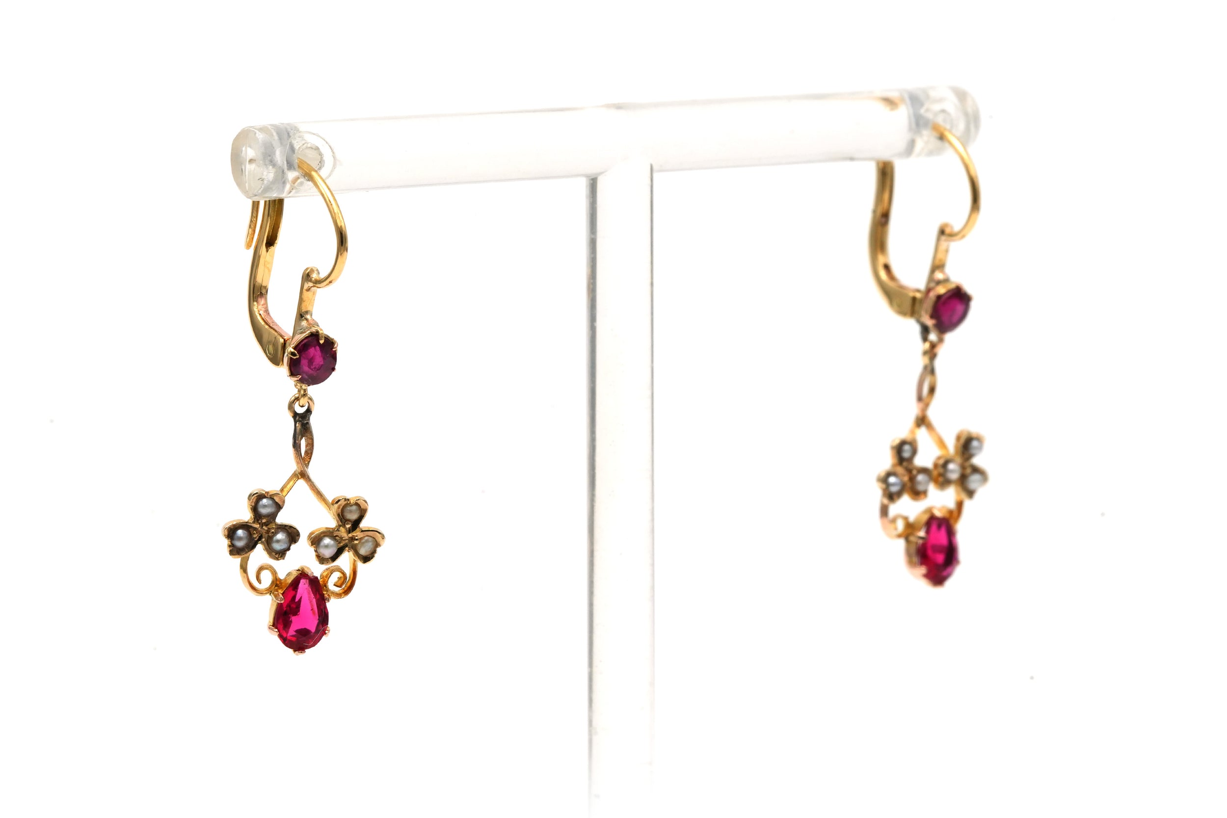 Boucles d'oreilles Dormeuses en or jaune, rubis et perles