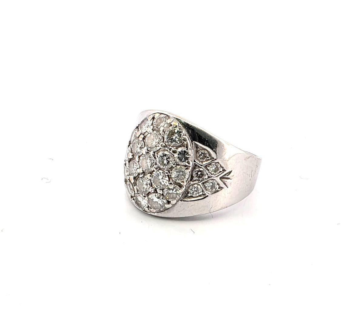 Bague Pavée en or blanc et diamants
