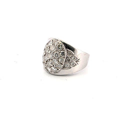 Bague Pavée en or blanc et diamants